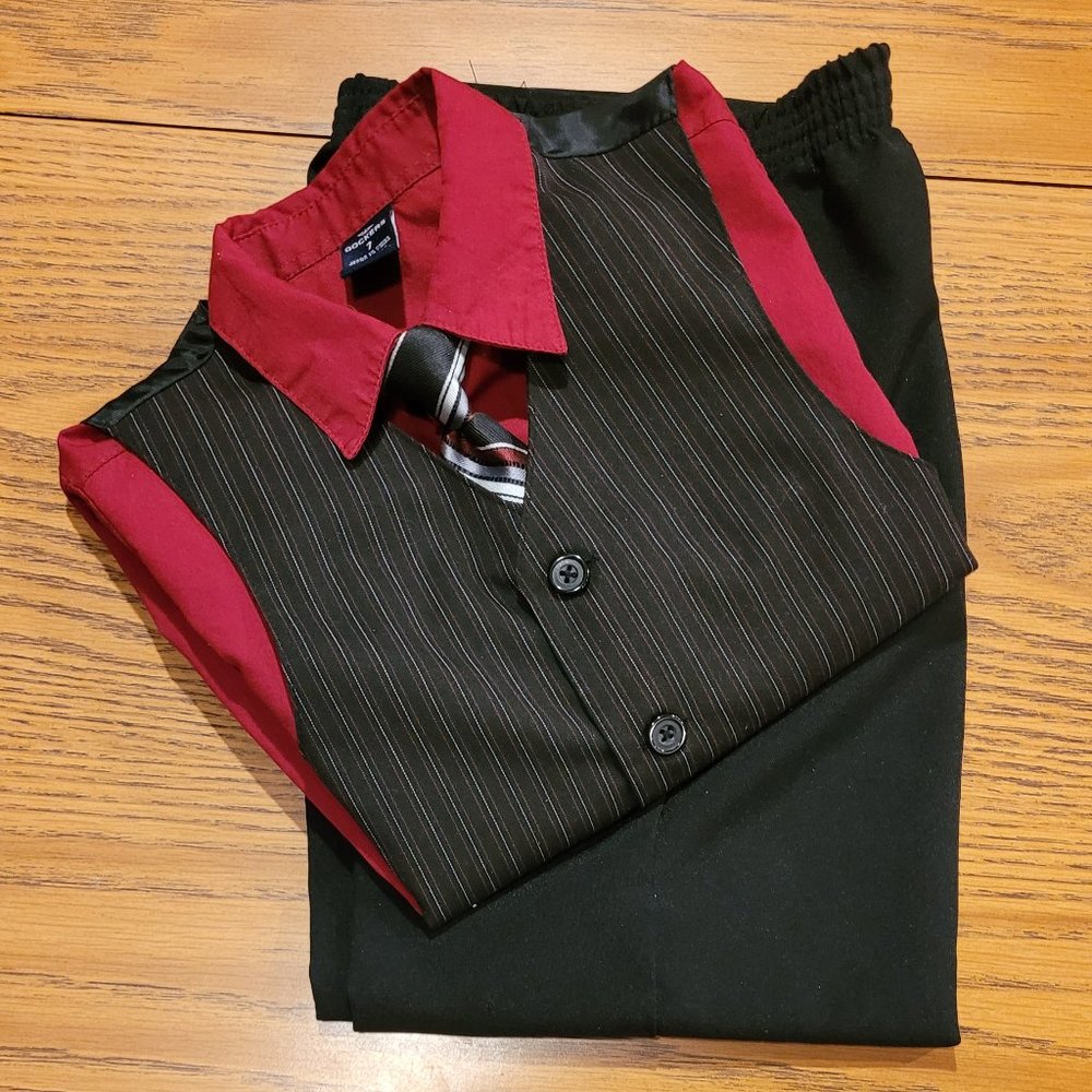 Dockers Slacks Shirt Vest and Tie with Socks Youth 7 (#K0101)